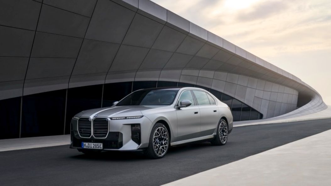 BMW i7 Electric Car Lease UK
