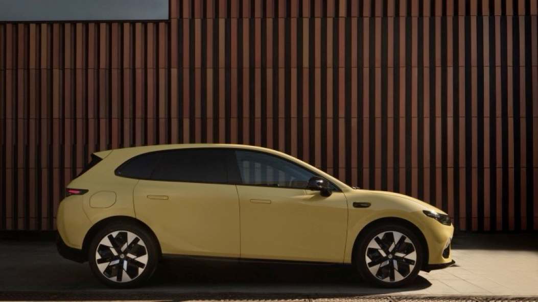 Leapmotor B05 Electric Car Leasing