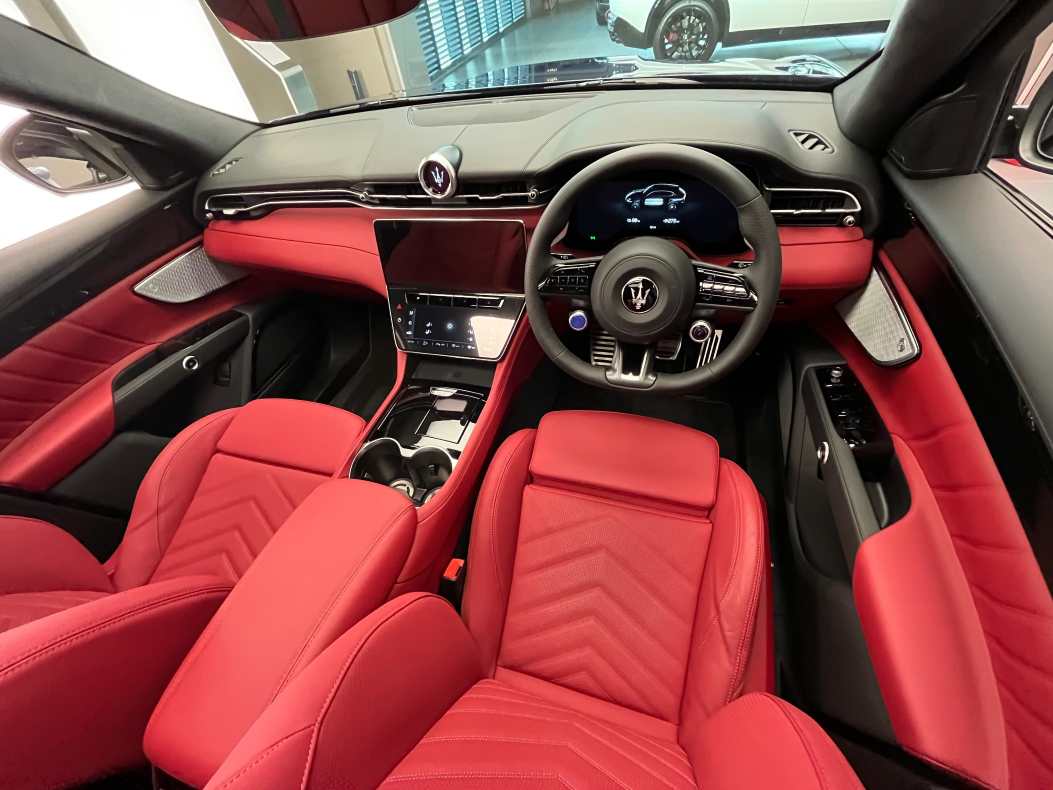 Maserati GRECALE ELECTRIC ESTATE 410kW Folgore 105kWh 5dr Auto Electric Car Lease Luxury