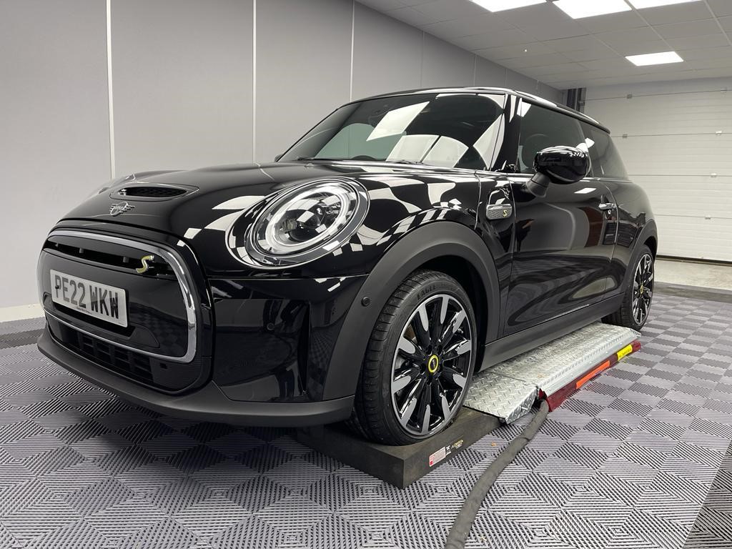 Mini ELECTRIC HATCHBACK 135kW Cooper S Level 3 33kWh 3dr Auto Electric Car Leasing Advice