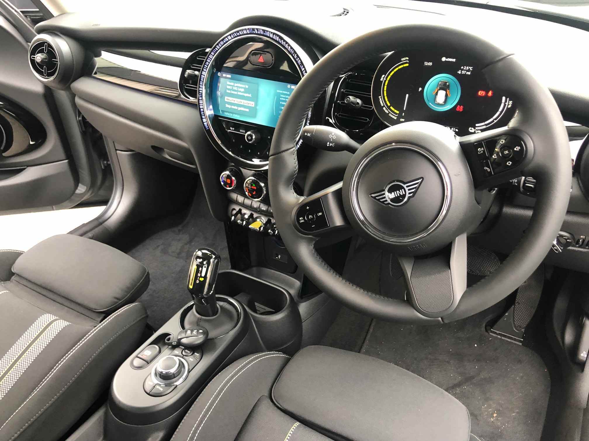 Mini Electric Hatchback 135kW Cooper S Level 1 33kWh 3Dr Auto Electric Car Leasing Interior
