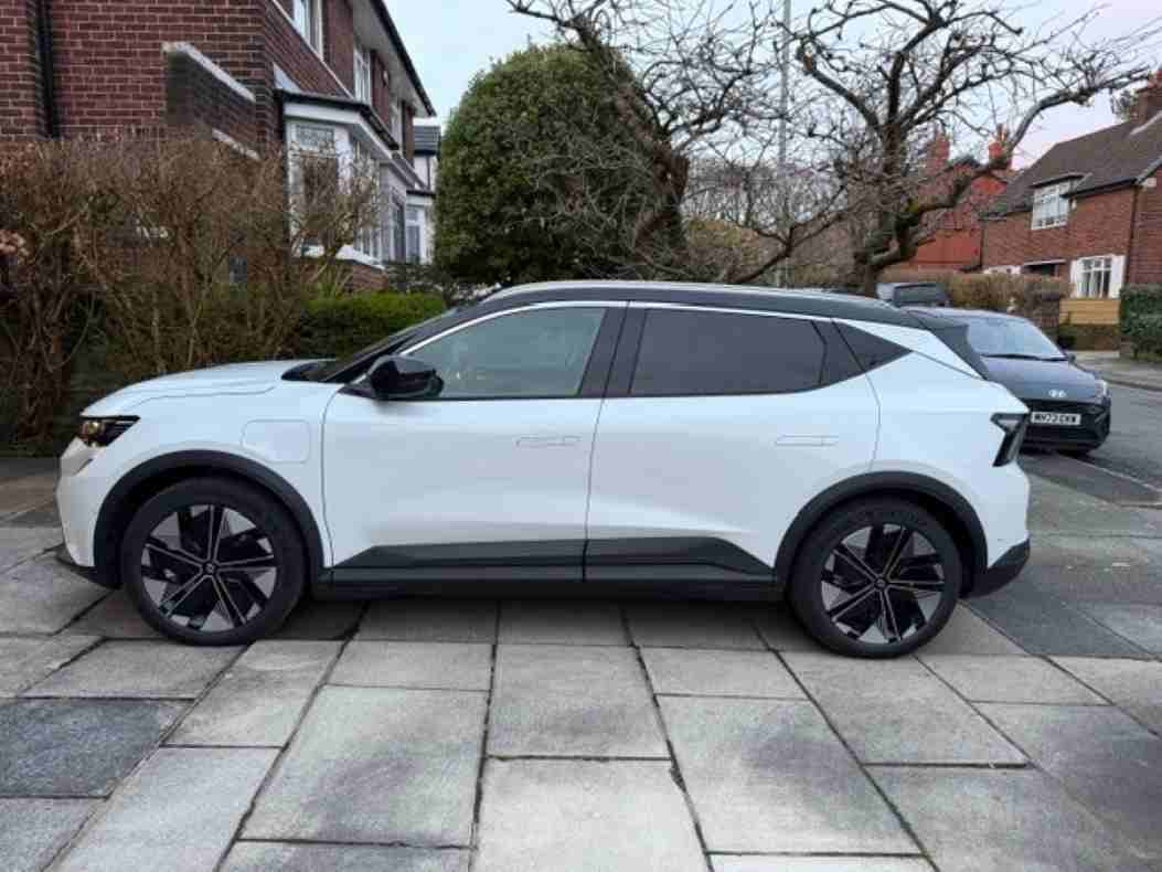 Renault Scenic E-Tech Electric Estate 160kW Techno 87kWh Long Range 5dr Auto Electric Car Lease UK