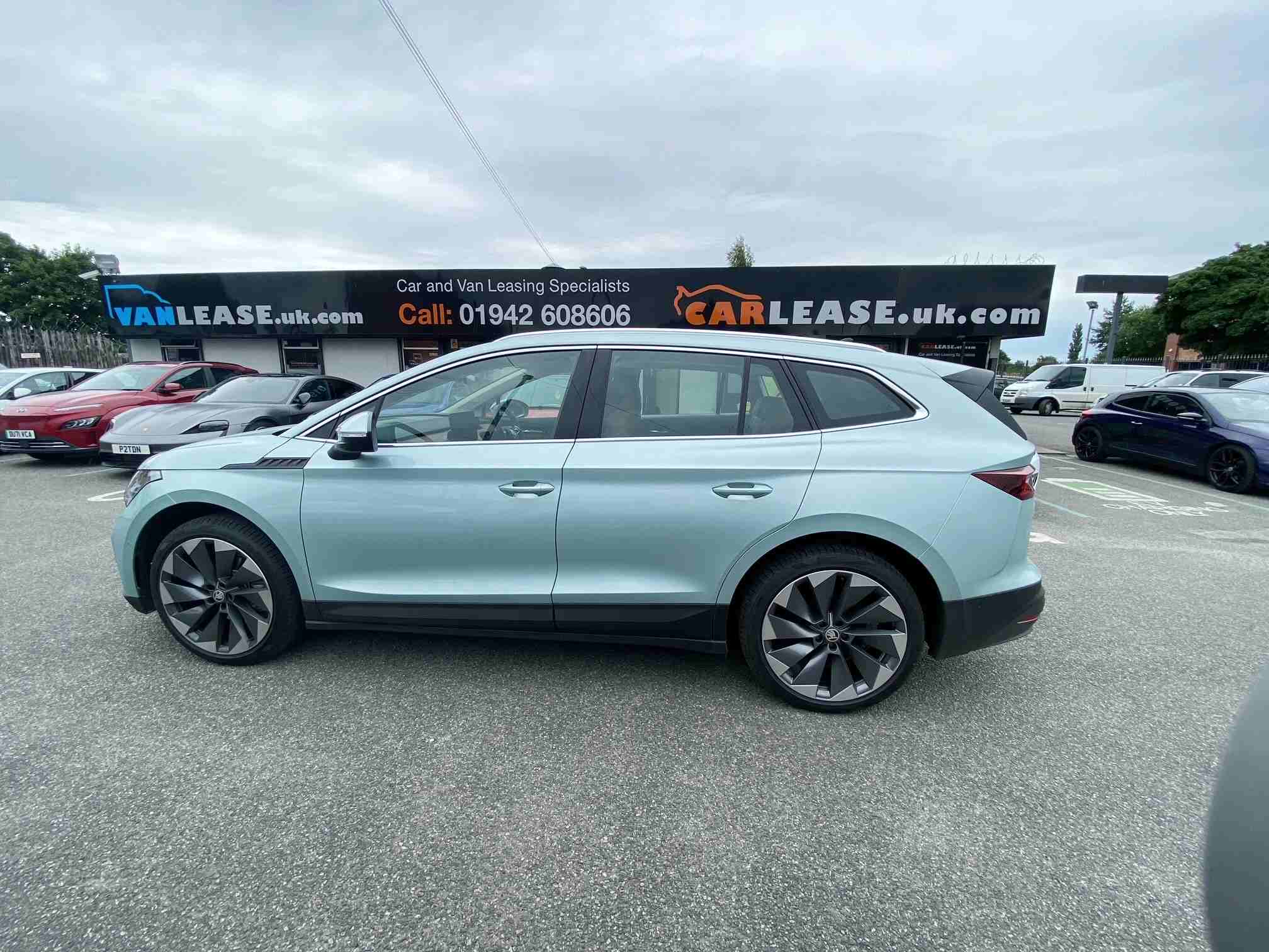Skoda ENYAQ IV Estate 132kW 60 ecoSuite Nav 62kWh 5dr Auto Electric Car Lease Company