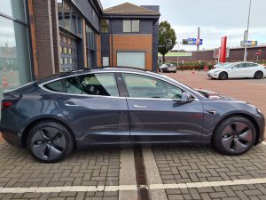 Tesla Model 3 Saloon Long Range AWD 4dr Auto 