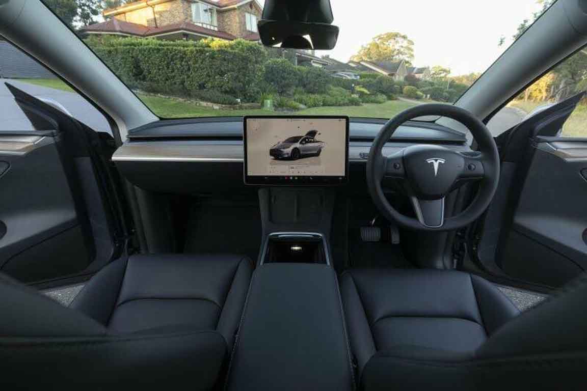 Tesla Model Y RWD Electric Car Lease Interior