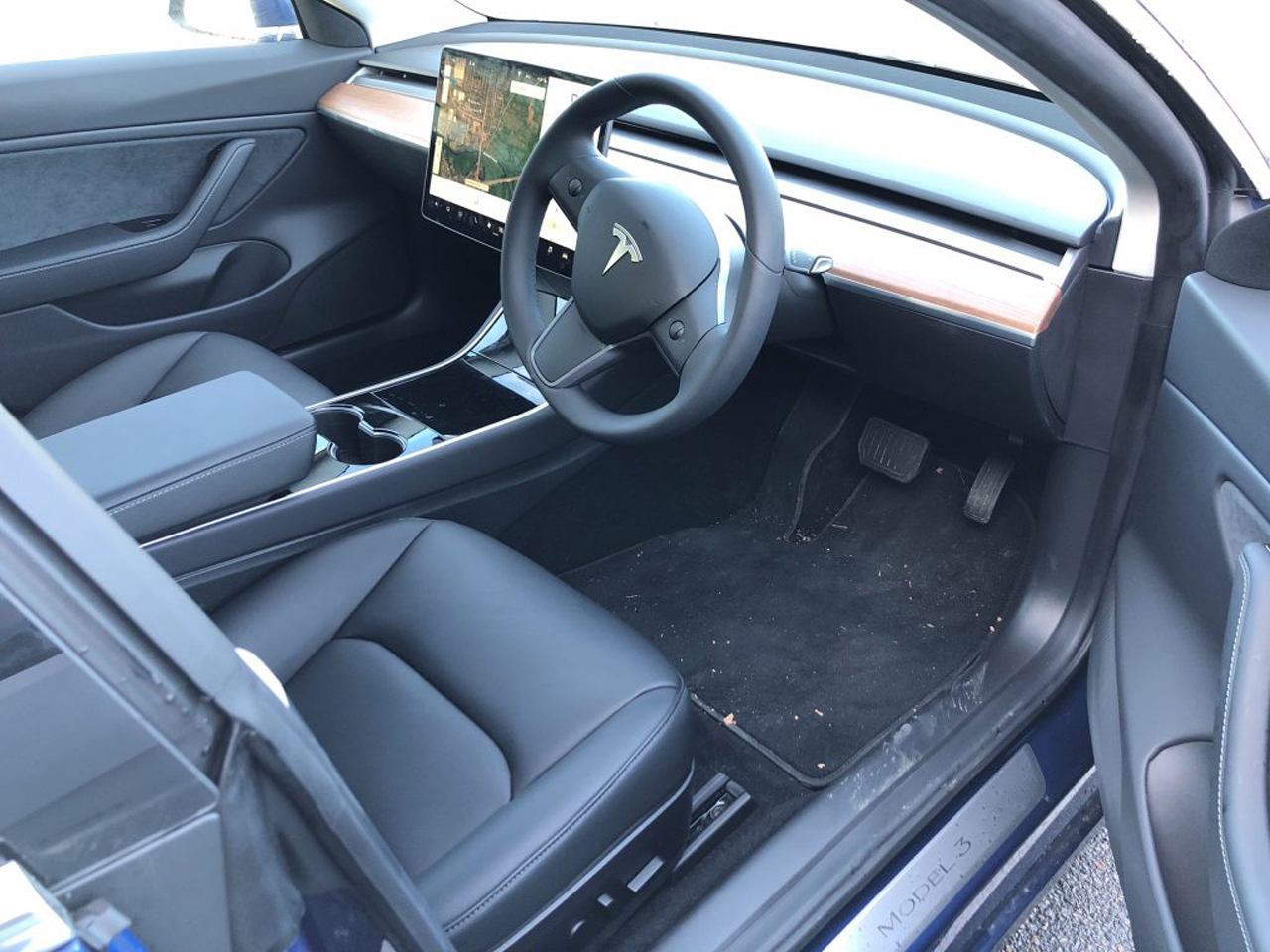 Tesla MODEL 3 SALOON Long Range AWD 4dr Auto Car Leasing Interior