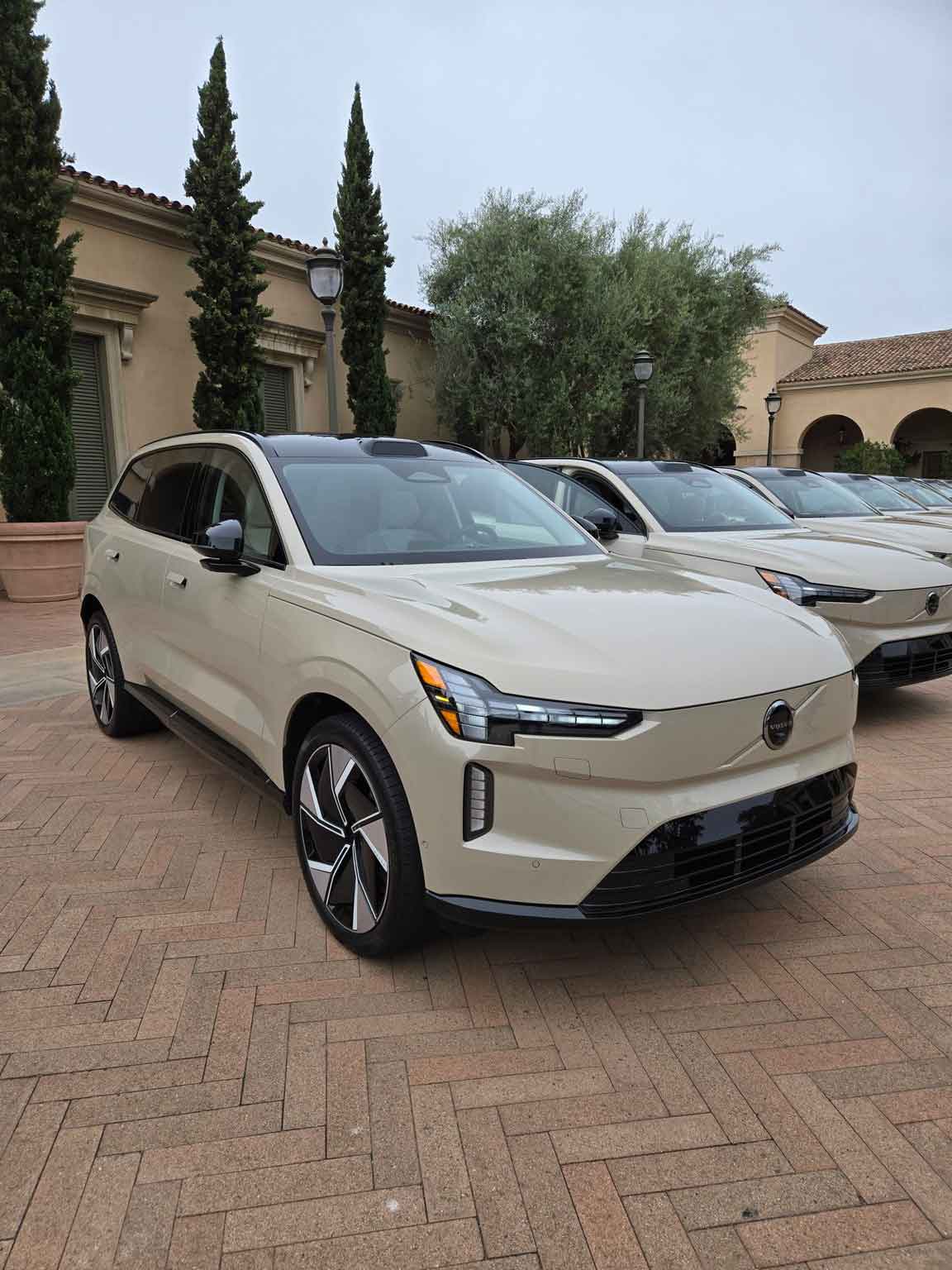 Volvo EX90 Electric Car Lease