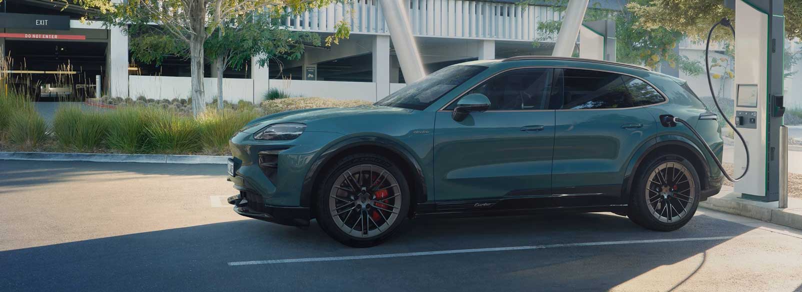 CAYENNE ELECTRIC Hero