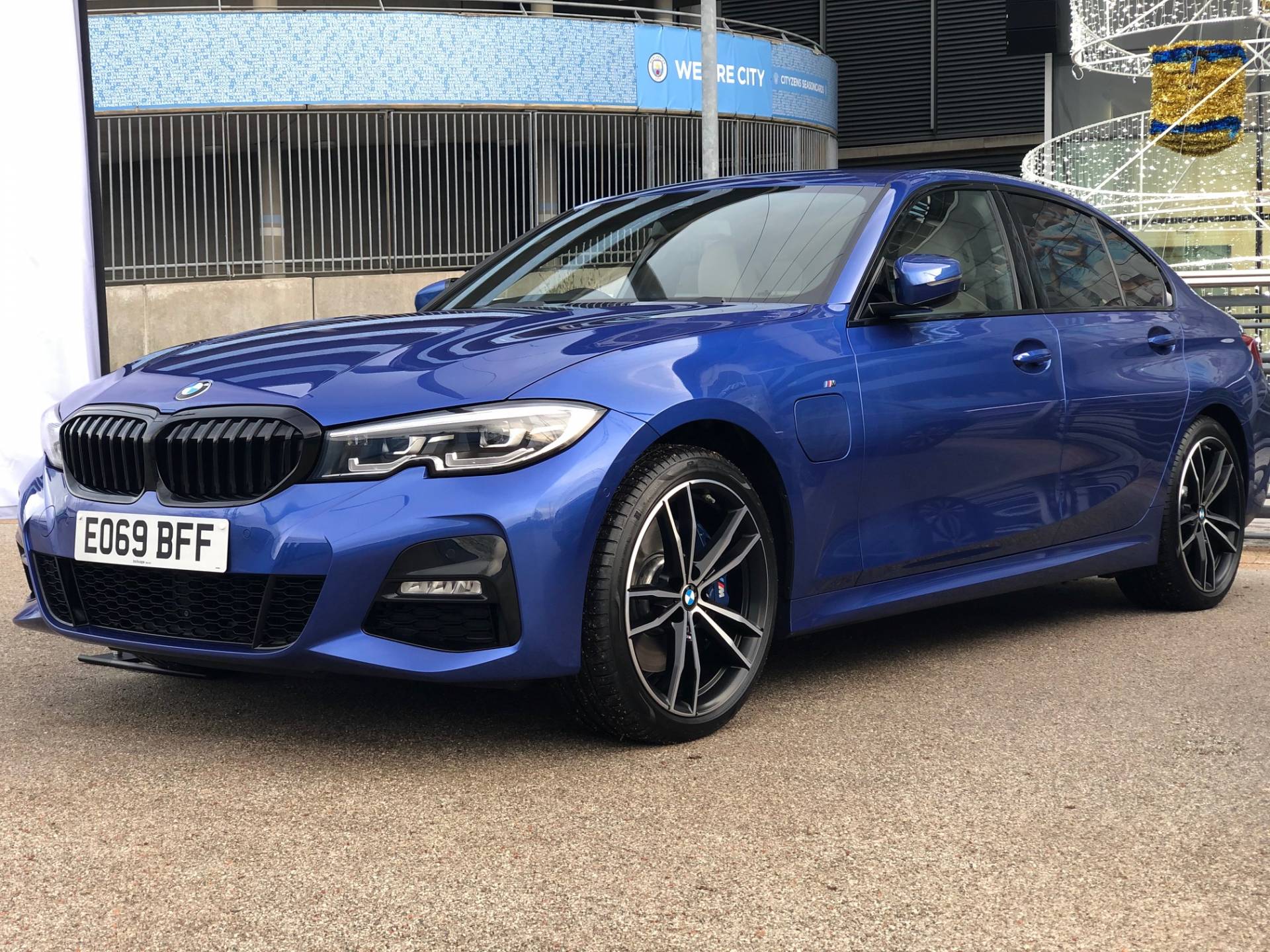 New BMW 3 Series Saloon 330e Review 