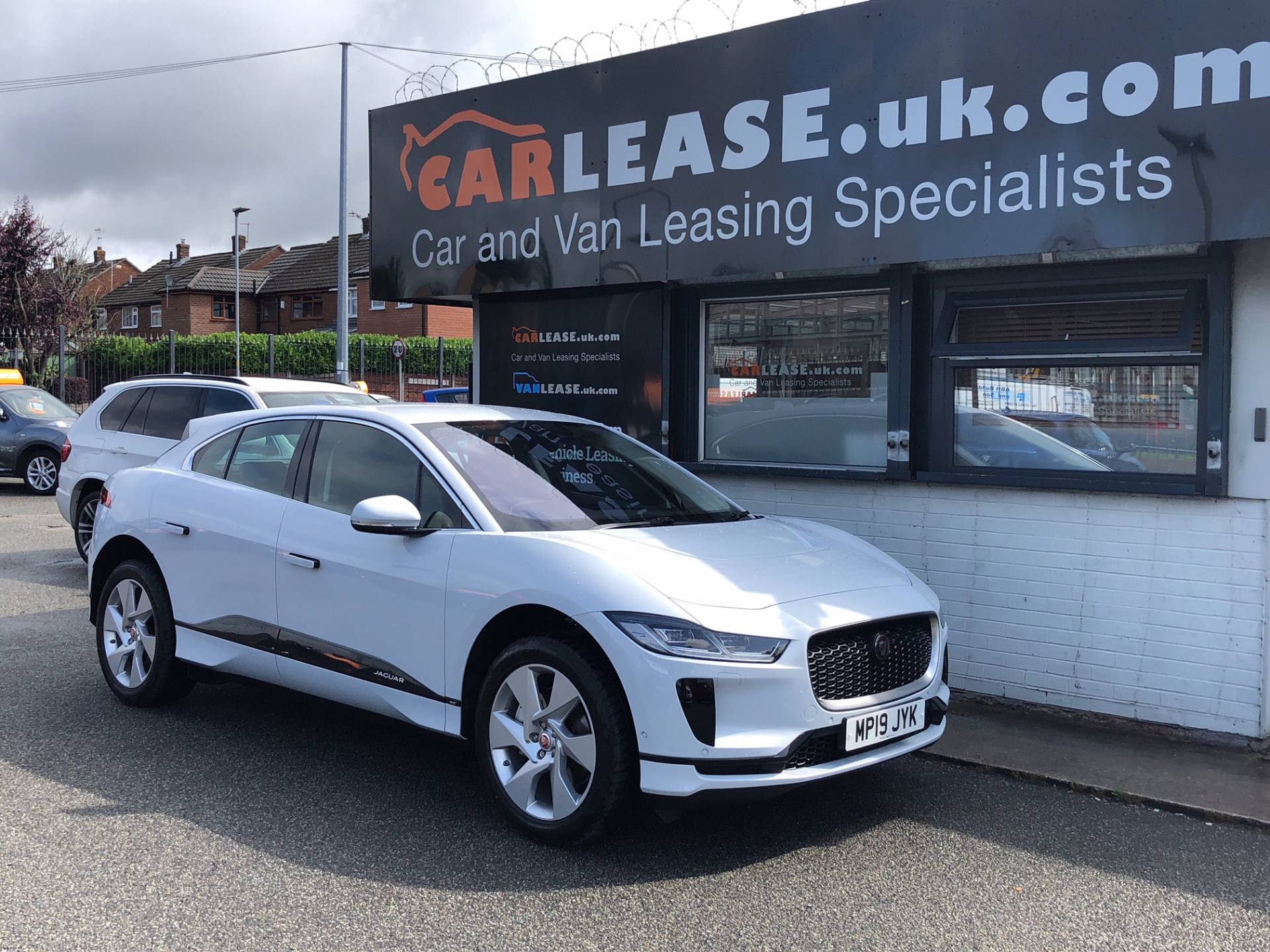New Jaguar I-Pace SE Review