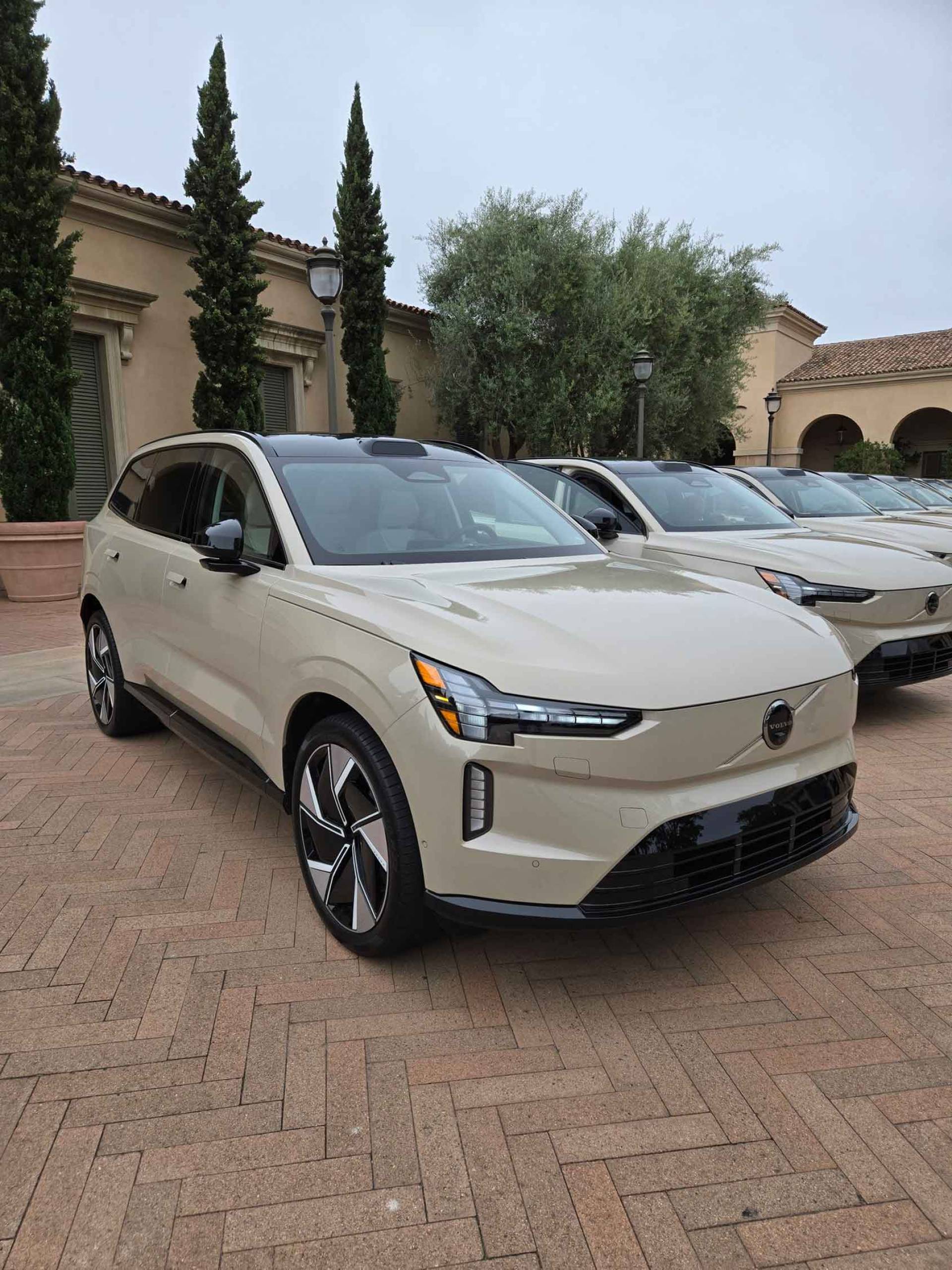 Can EVs like the new Volvo EX90 Electric Car be easily charged on the UK roads? 