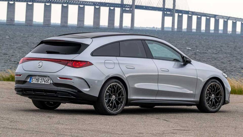 Your Definitive Guide to the Mercedes CLA Shooting Brake EV Lease 