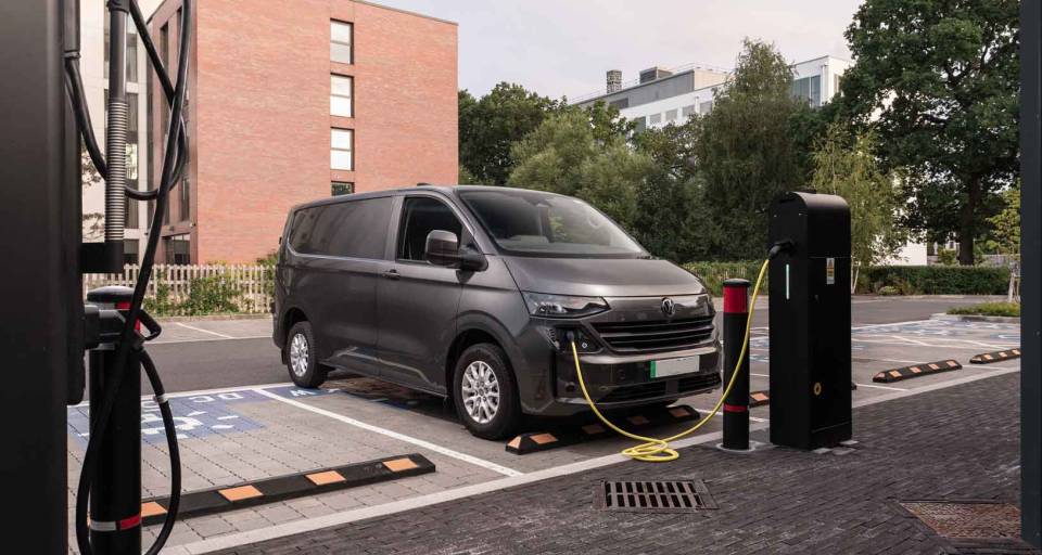 Your Definitive Guide to the new all-electric VW Transporter Van 
