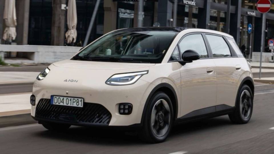 Your Definitive Guide to the GAC AION UT Electric Car Lease (and the Rolls-Royce Nightingale EV) 