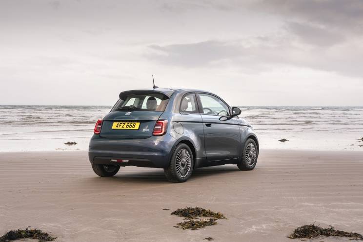 Image 2: Fiat 500 Electric Hatchback 87KW Icon 42KWH 3dr Auto